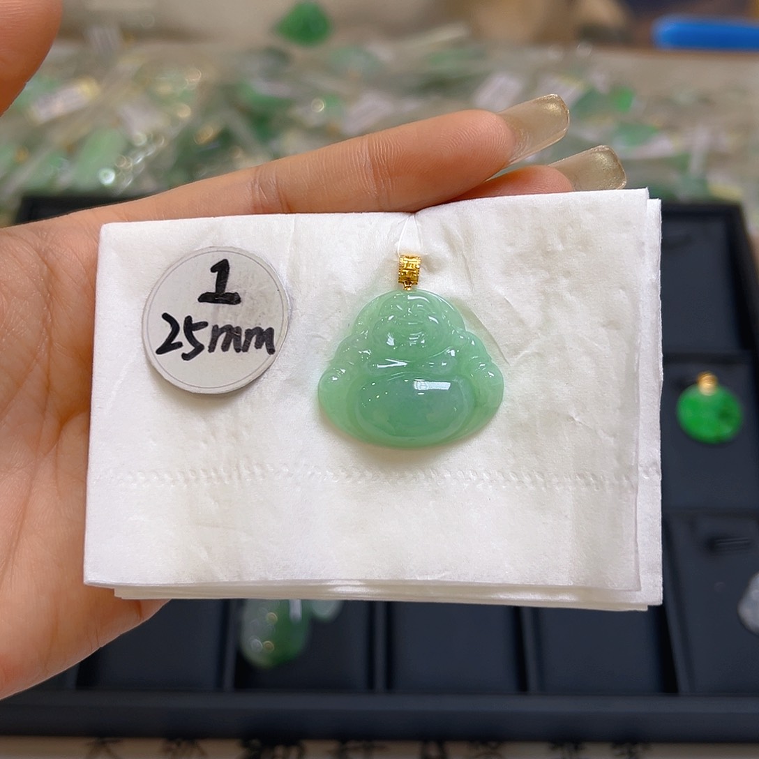 翡翠颈饰18K金镶嵌翡翠