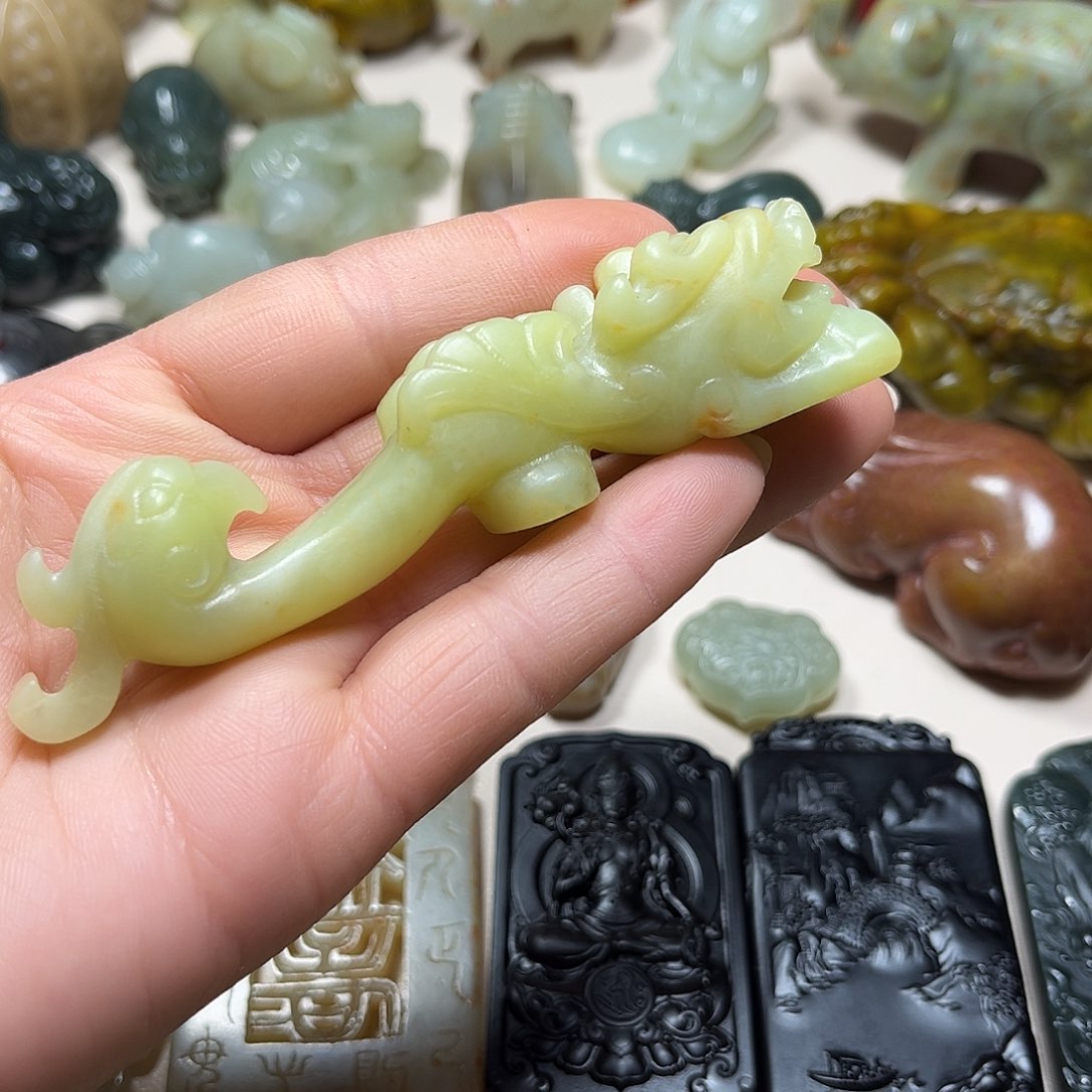 白玉菩提吊坠白玉菩提吊坠