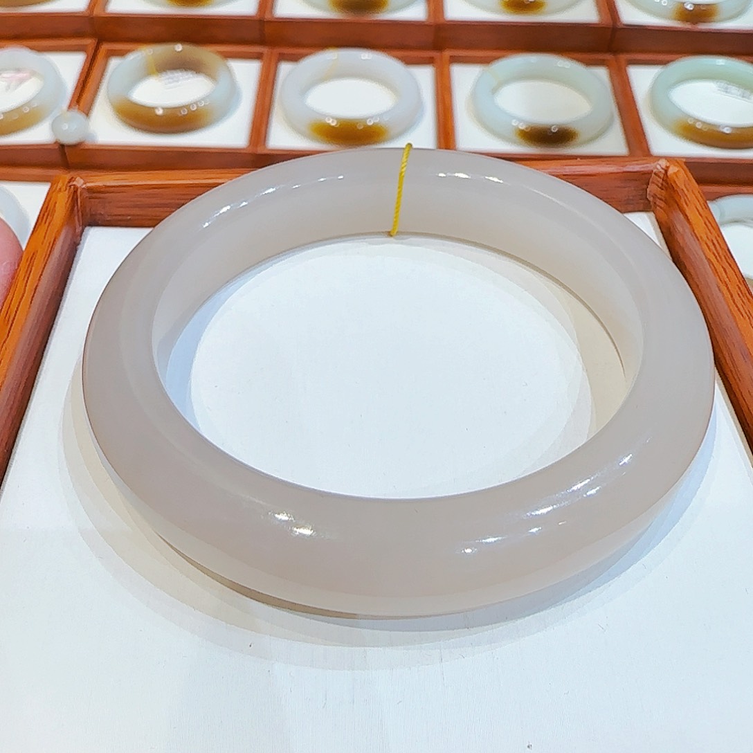 和田玉手镯未镶嵌高冰飘烟藕粉56 57 58