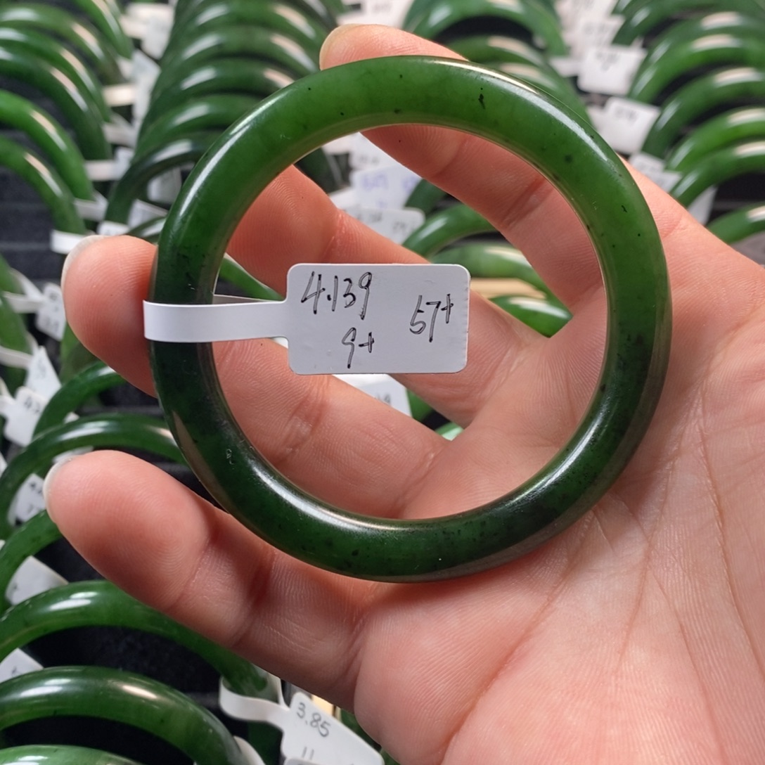 米***尚和田玉（碧玉）未镶嵌手镯57