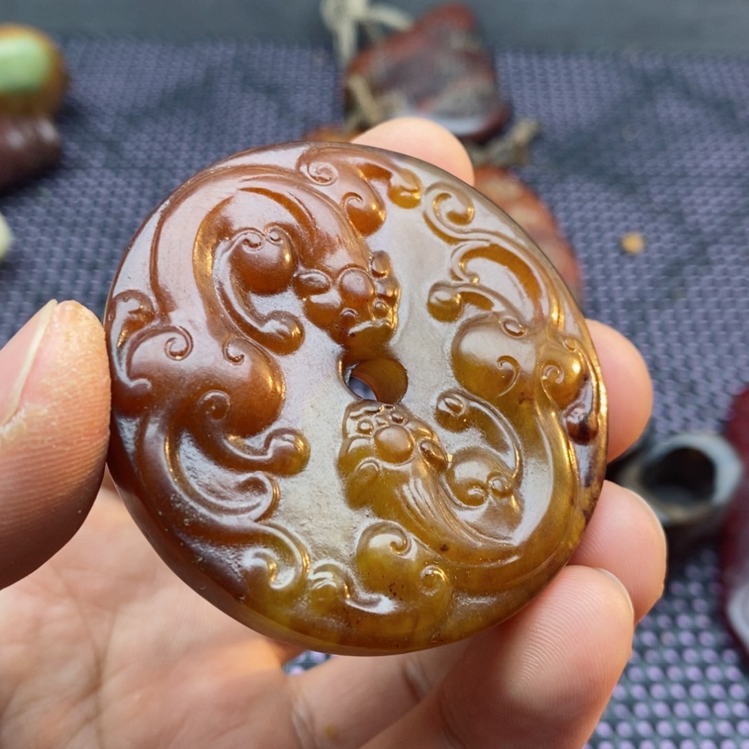 蛇纹石玉颈饰未镶嵌小*