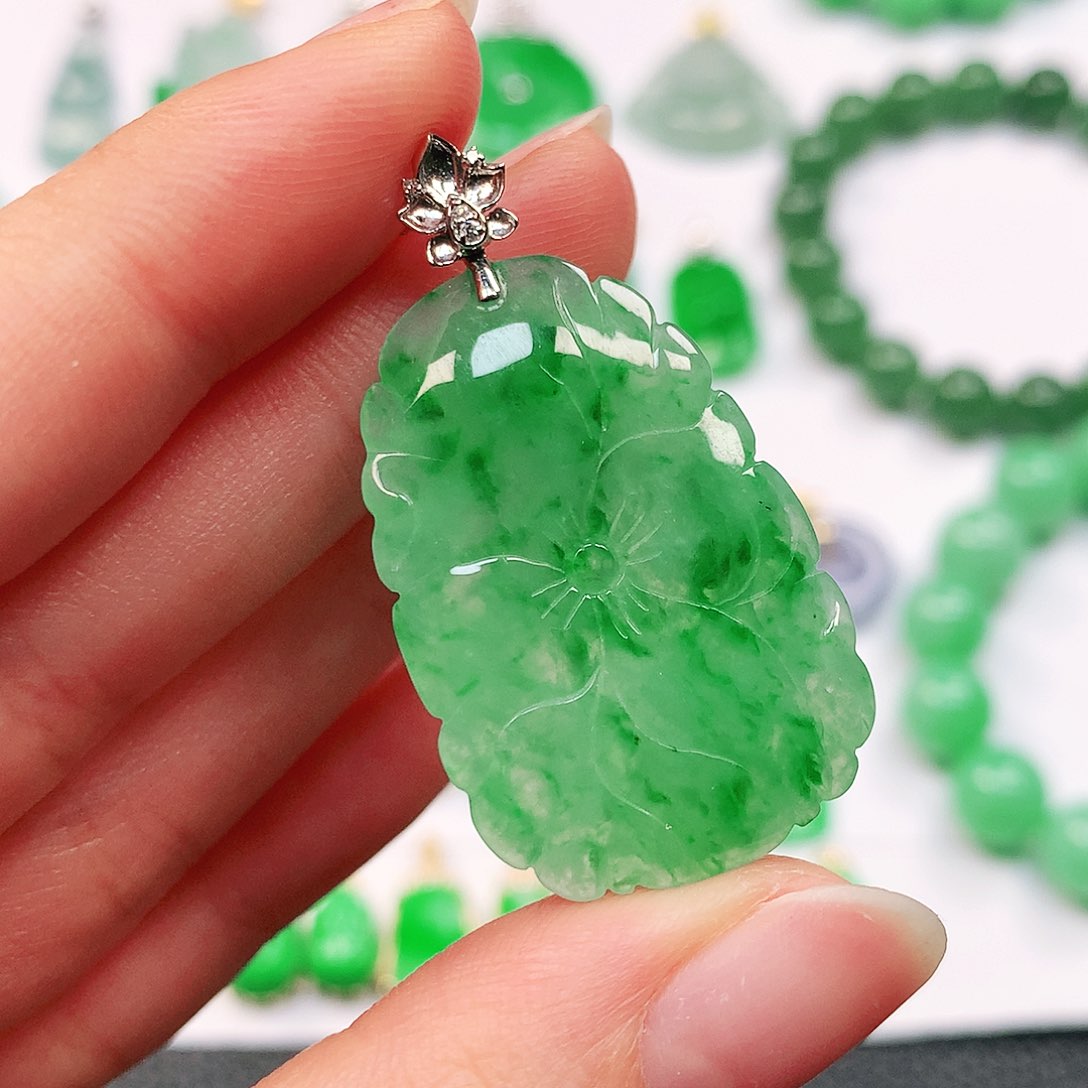 吊坠(不含链)18K金镶嵌翡翠