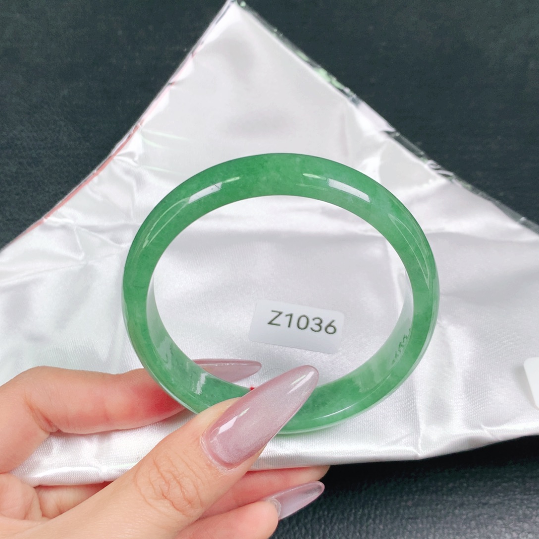 翡翠未镶嵌手镯天然翡翠手镯04