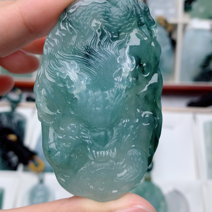 木***上颈饰未镶嵌翡翠龙