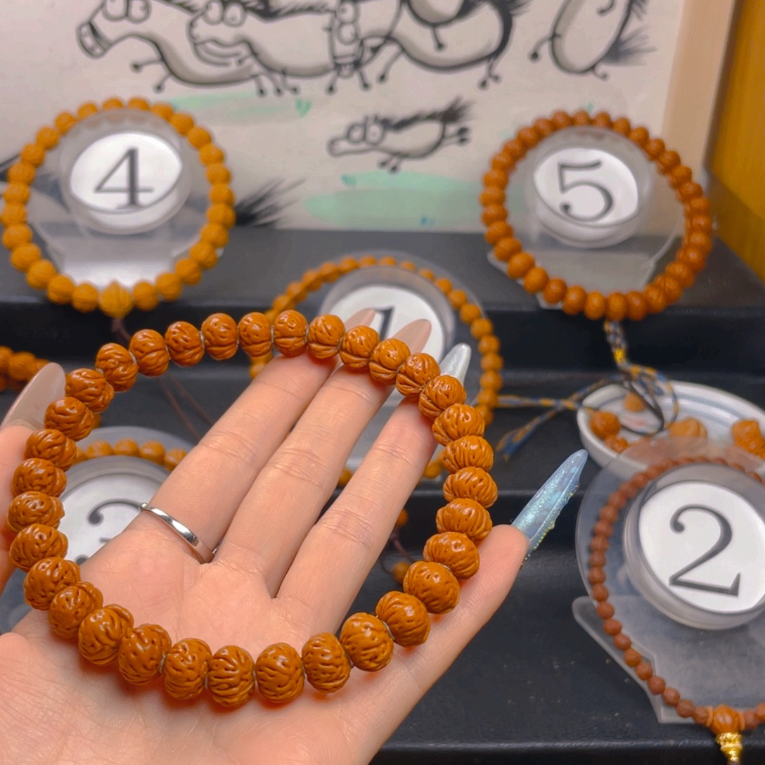 ****跑文玩核桃吊坠1.155555555555