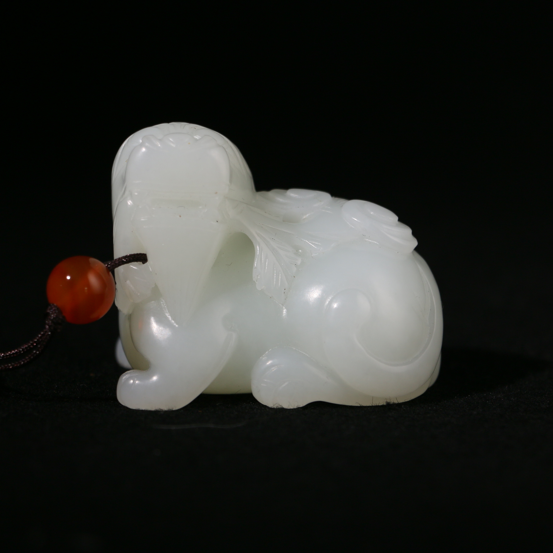 21F126 清 和田玉瑞兽