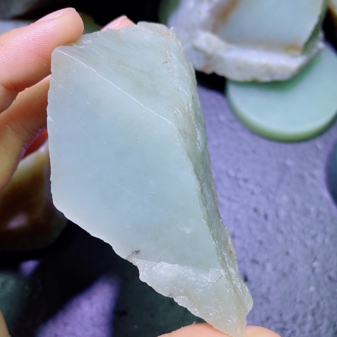 和田玉未镶嵌珠宝半成品