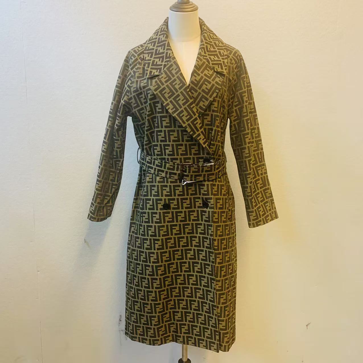 95新 FENDI/芬迪 海囤 芬迪40码/yy04967[大衣]