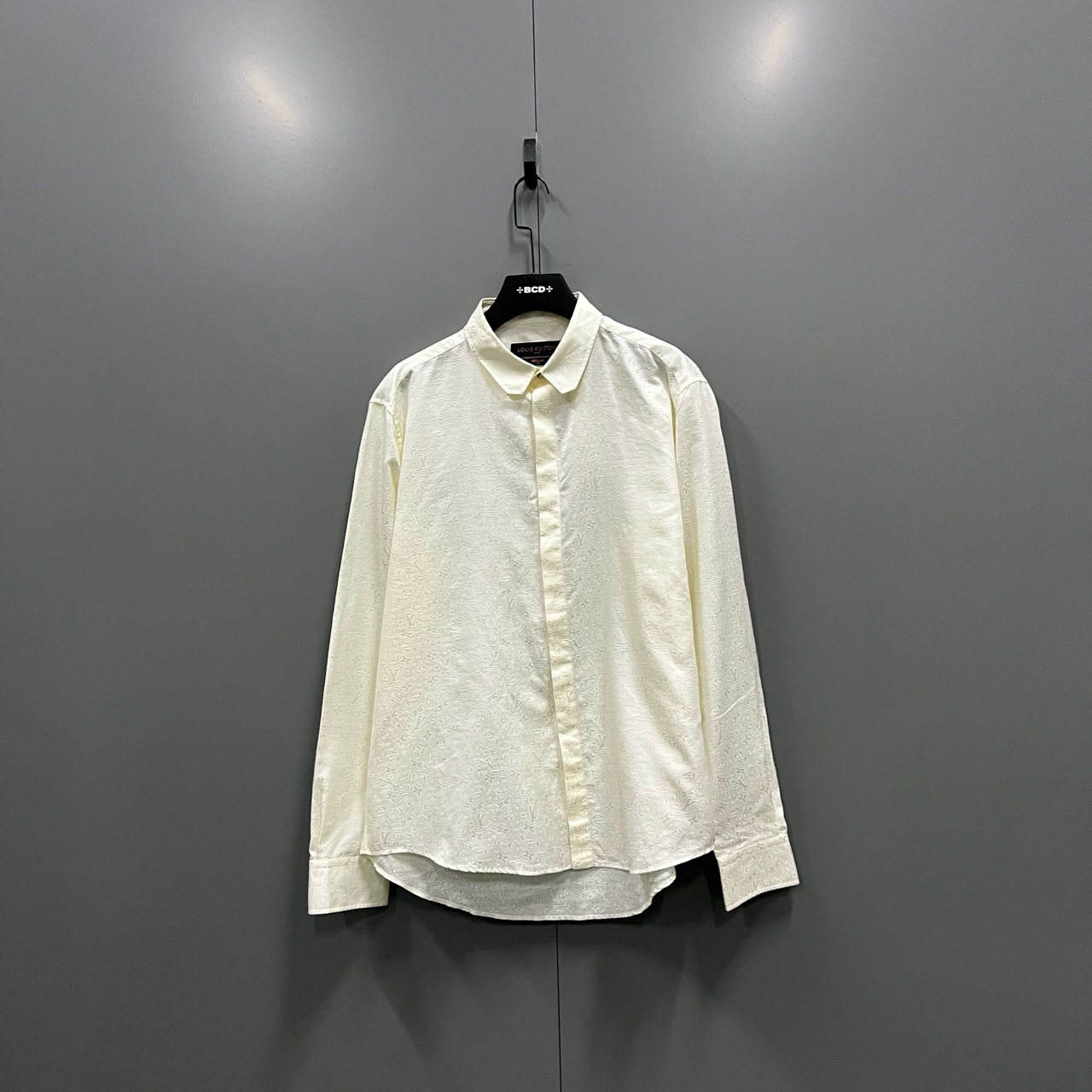 99新 LouisVuitton/路易威登 （bb）204  米色满印老花衬衫 43码