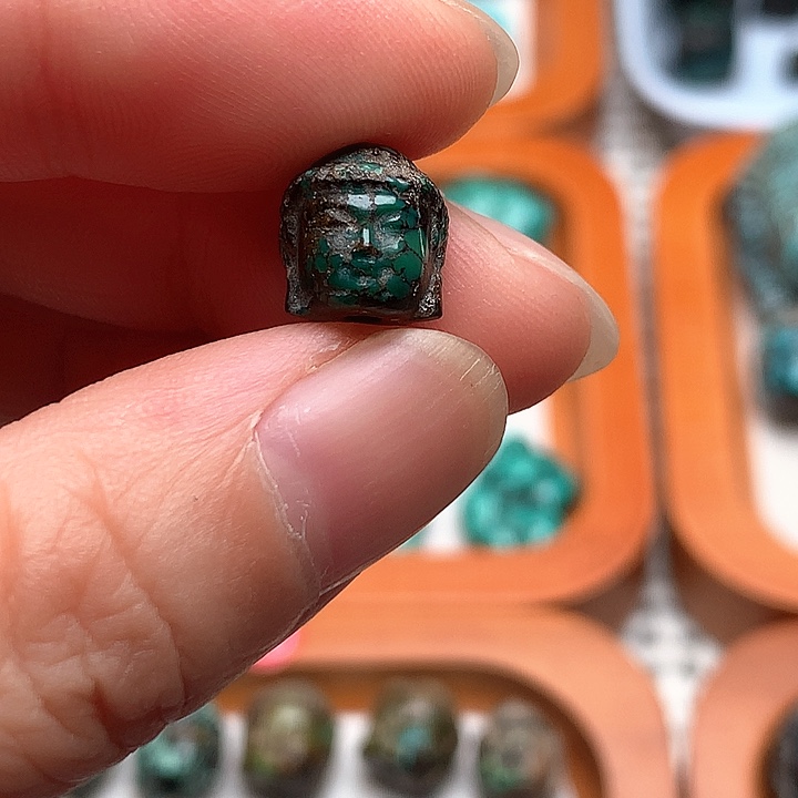 湖北天然原矿松石佛头