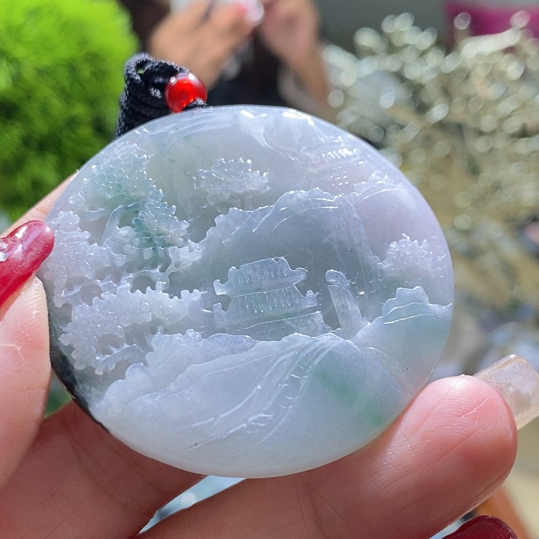 【闪购商品】翡翠颈饰未镶嵌山水