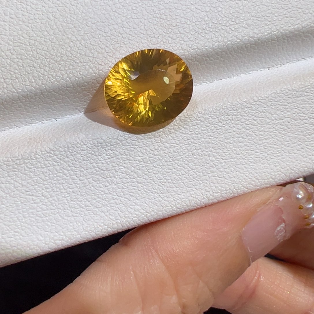 裸石未镶嵌黄晶4.88ct椭圆