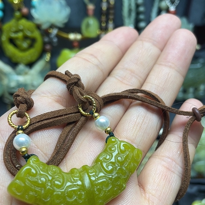 未镶嵌岫玉吊坠吊坠