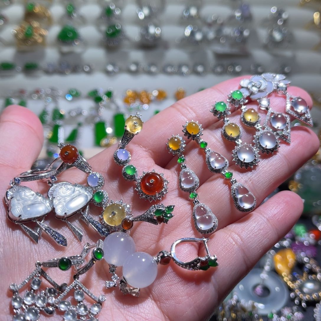 翡翠耳饰18K金镶嵌翡翠耳坠甄选