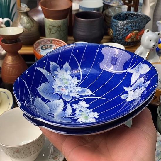    中古物品默认微瑕，谨慎参拍，满18包邮！