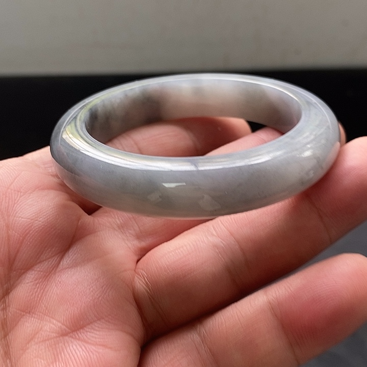 姐***妹翡翠未镶嵌手镯正