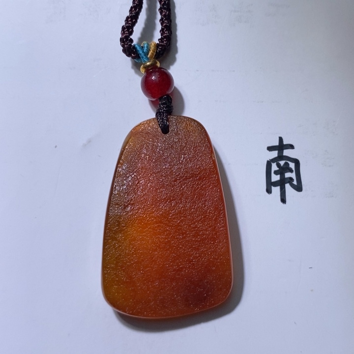 未镶嵌琥珀珠宝奇石