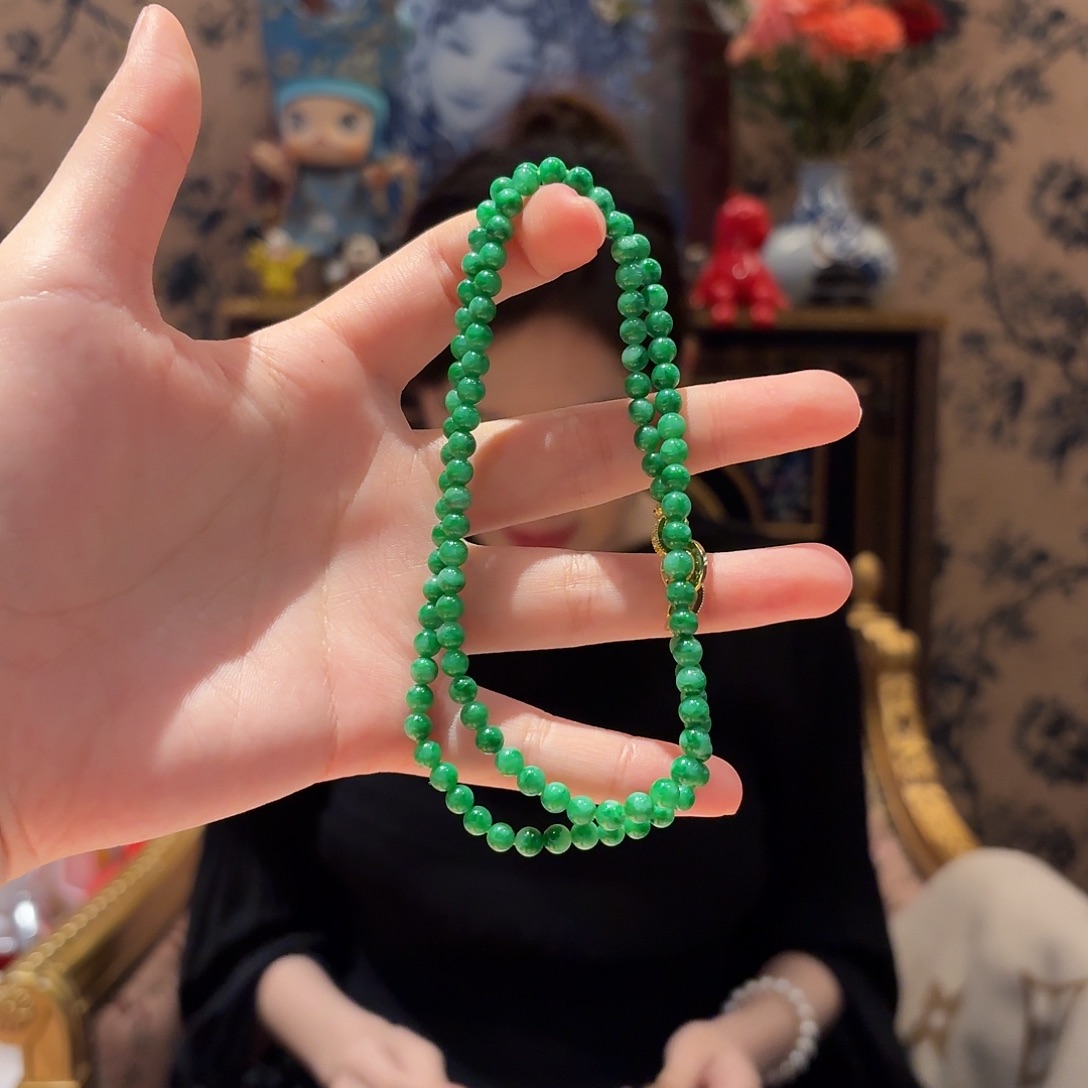 翡翠颈饰未镶嵌颈饰