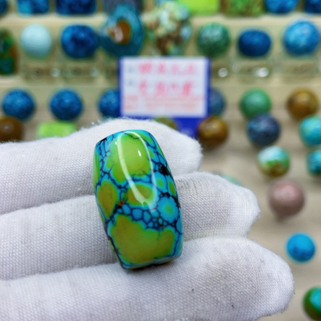 未镶嵌绿松石颈饰