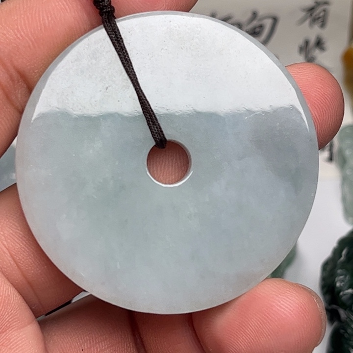 翡翠未镶嵌颈饰平安扣 