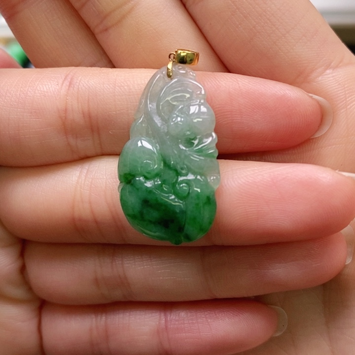 翡翠颈饰未镶嵌吊坠