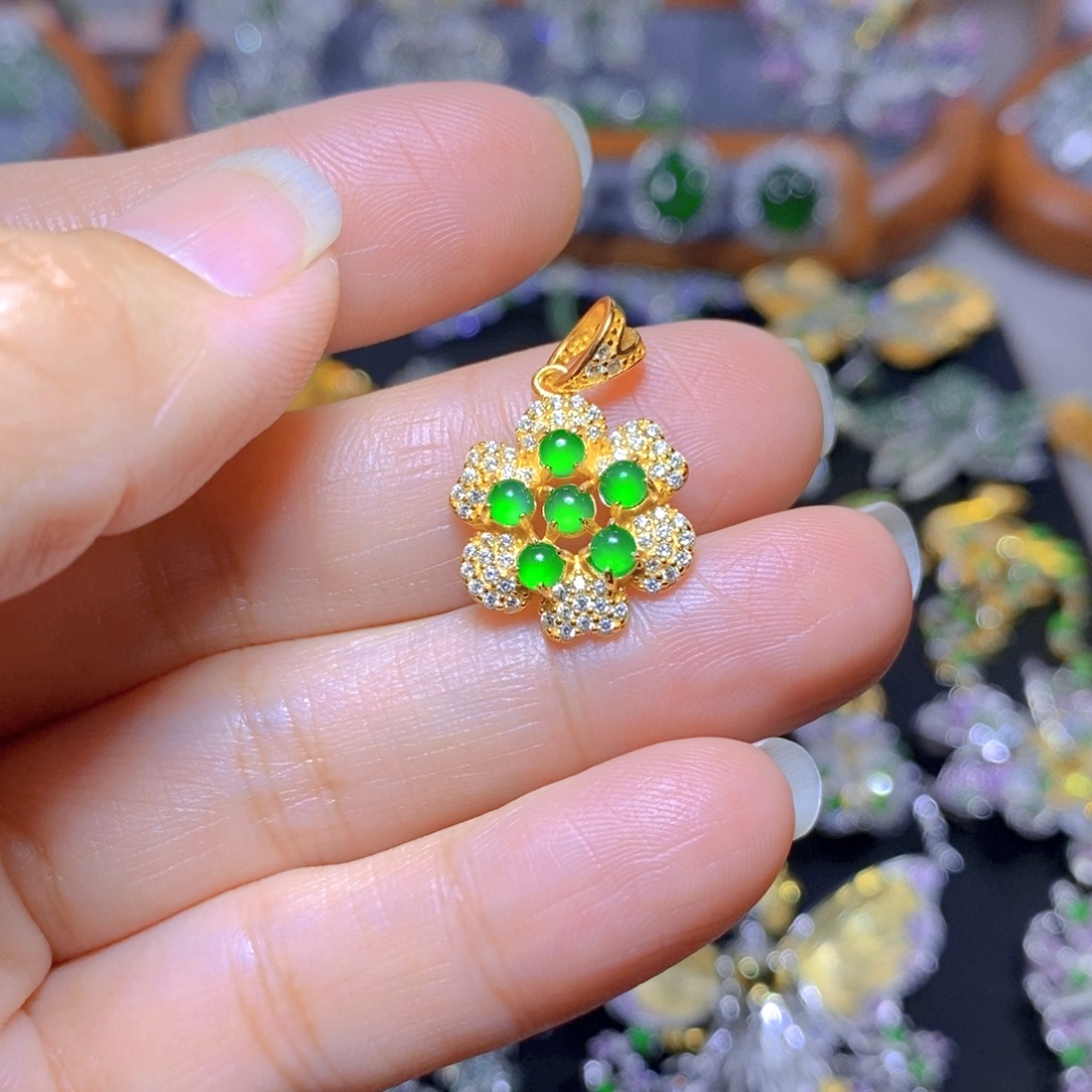 翡翠颈饰银S925镶嵌天然翡翠