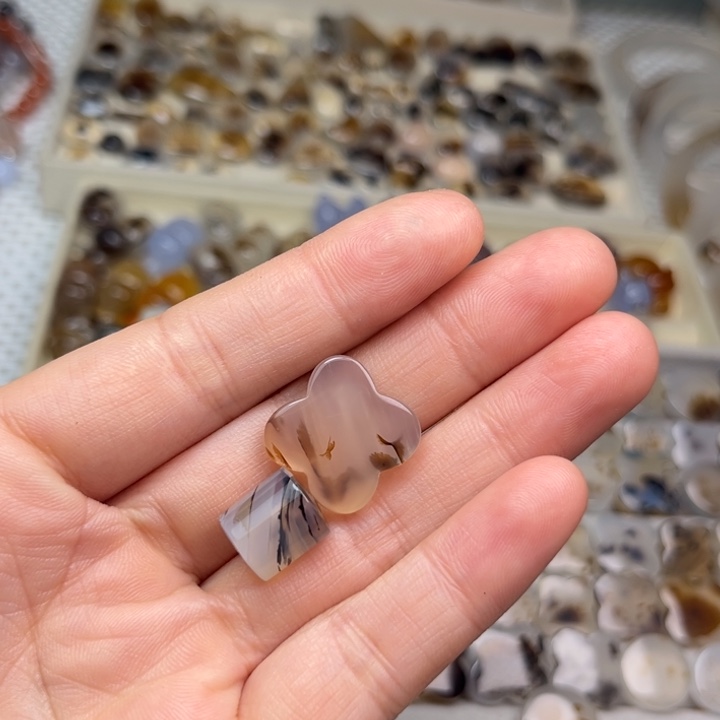 玛瑙/玉髓合金颈饰