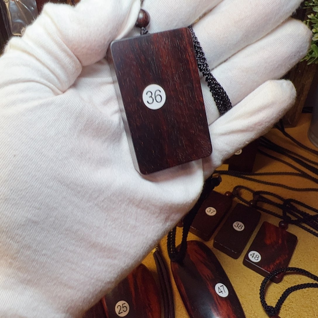翱***天檀香紫檀（小叶紫檀）