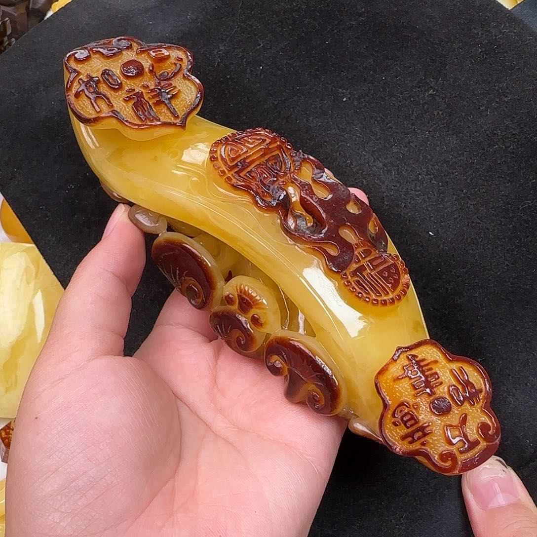 蜜蜡未镶嵌珠宝奇石