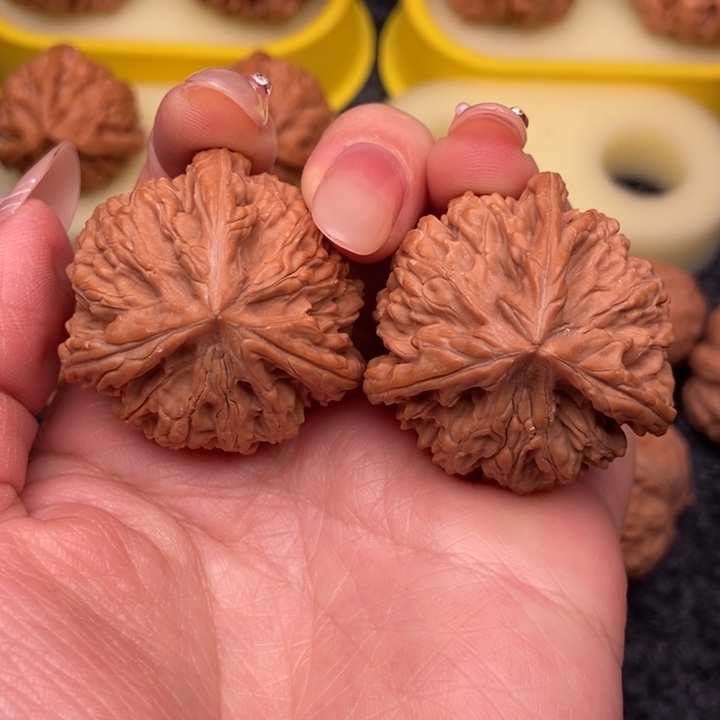 文玩核桃把件38➕全品毕业三棱