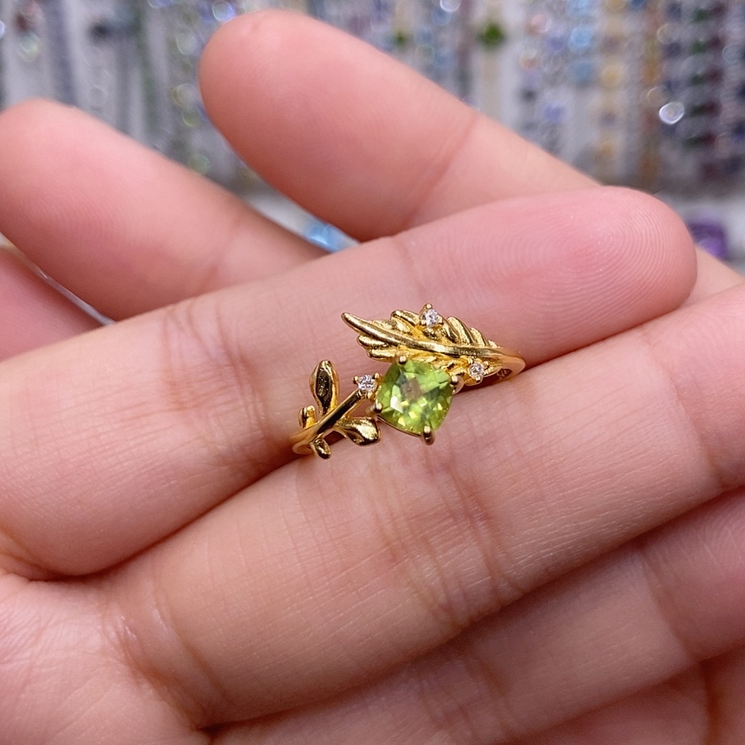 银S925镶嵌橄榄石戒指