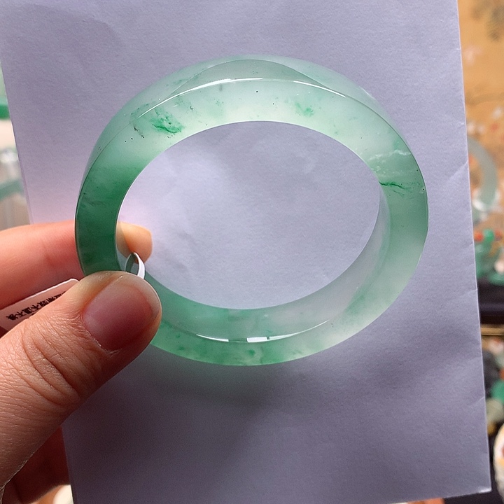 石英质玉未镶嵌手镯