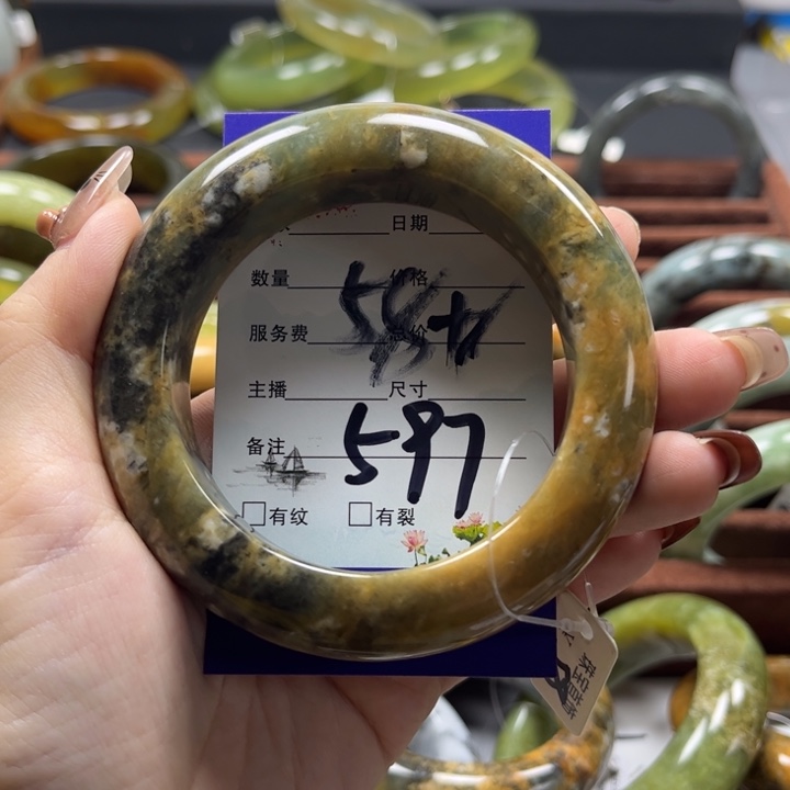 蛇纹石玉手镯未镶嵌懒*洋