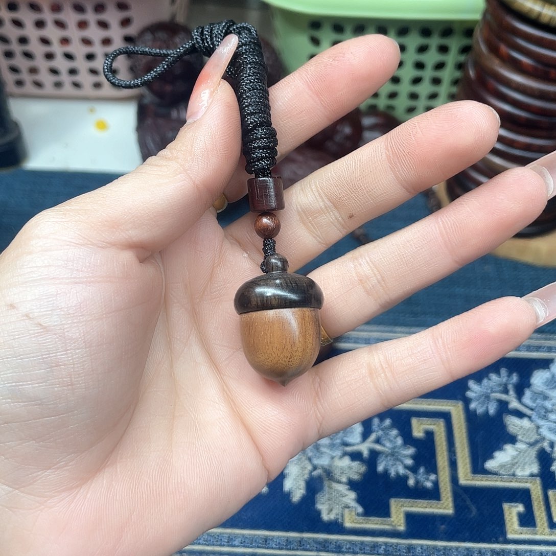 维腊木（绿檀）无事牌