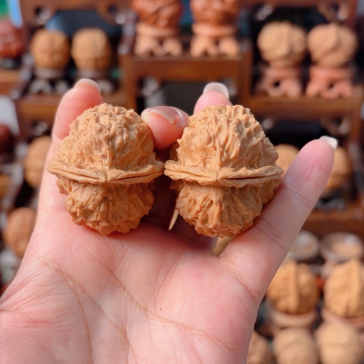 文玩核桃把件A****C凤凰山鸡心