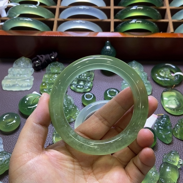 蛇纹石玉未镶嵌手镯55