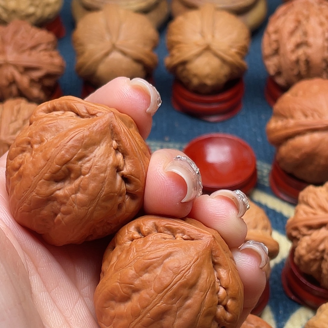 L***0文玩核桃把件精品手捻