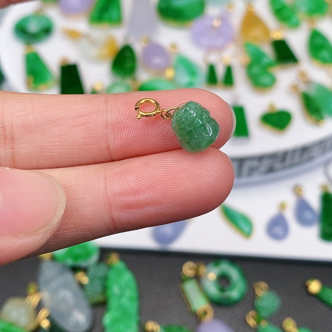 翡翠吊坠(不含链)18K金镶嵌