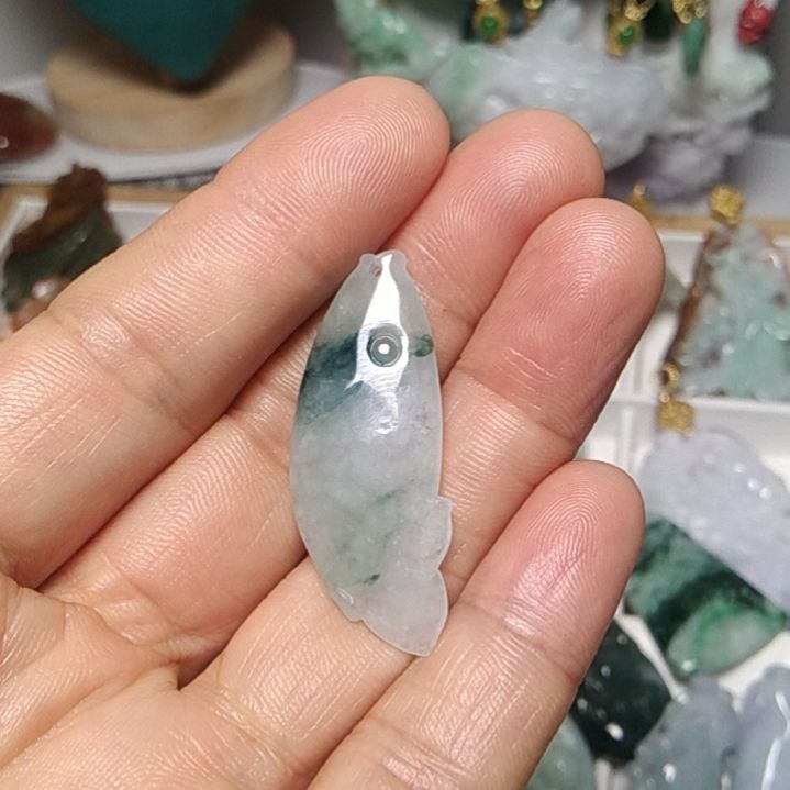 翡翠吊坠(赠链)未镶嵌