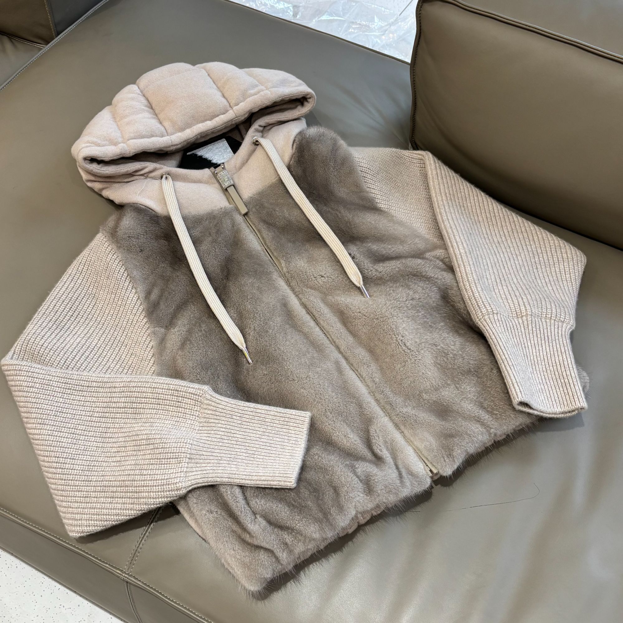 羊毛鹅绒水貂连帽款8622