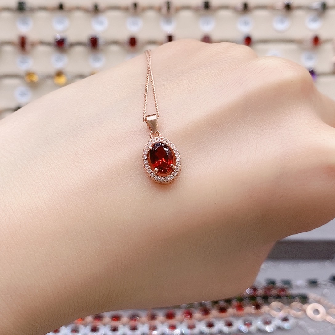 石榴石颈饰银S925镶嵌吊坠