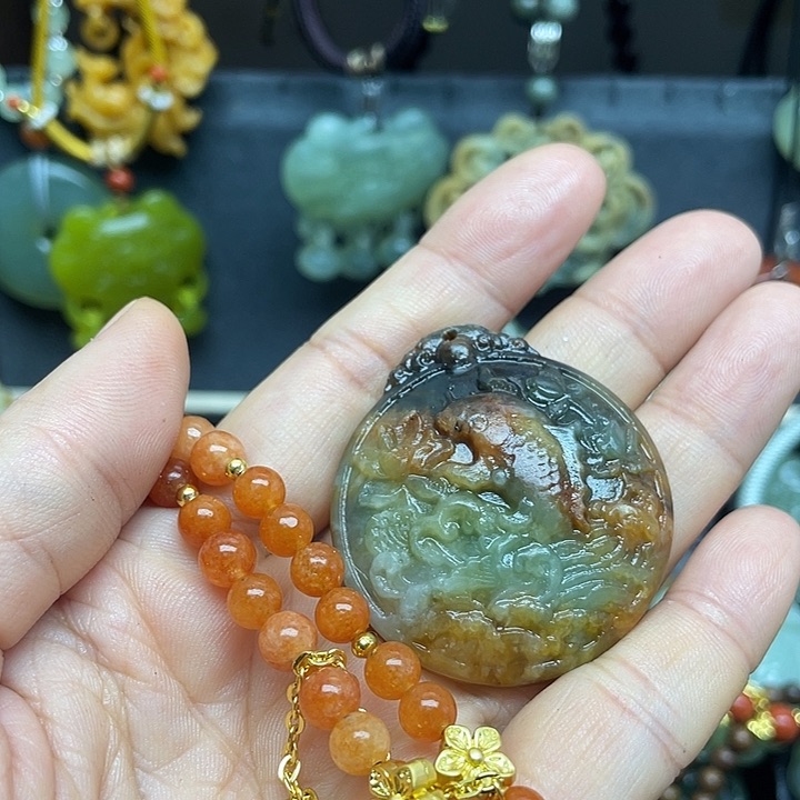 未镶嵌蛇纹石玉颈饰