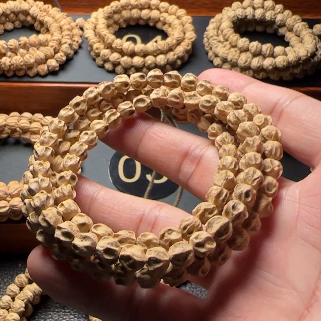 柏香籽/百香籽吊坠帅***着