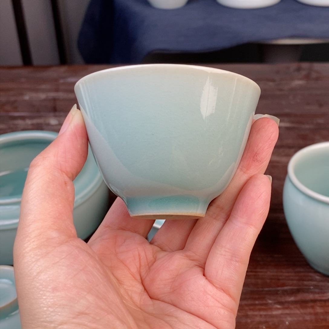 朱砂胎粉青釉鸡心杯 不开片 