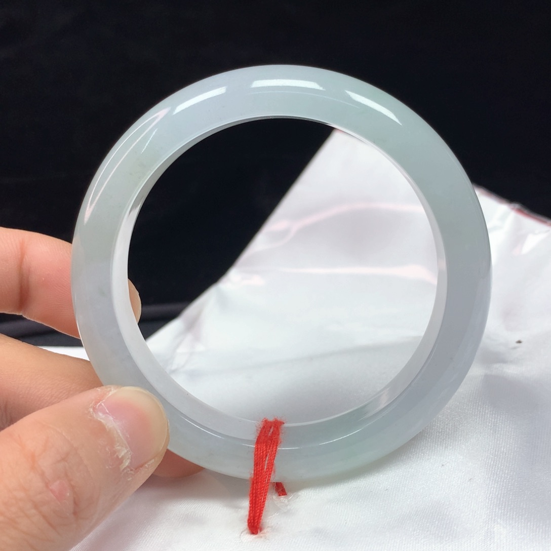 翡翠手镯（圆镯）未镶嵌56.3