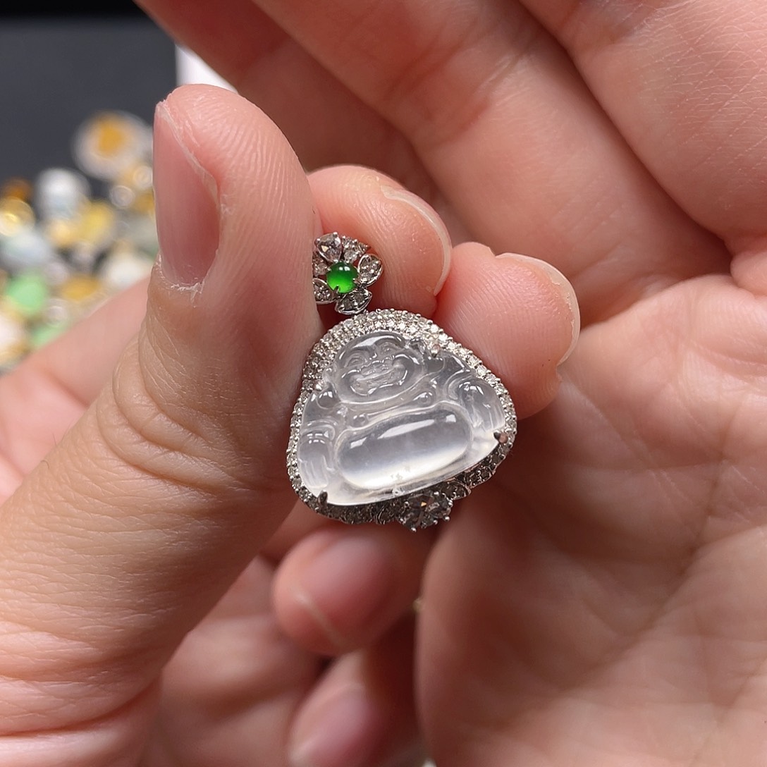 翡翠颈饰18K金镶嵌数*?天然翡翠18kA货