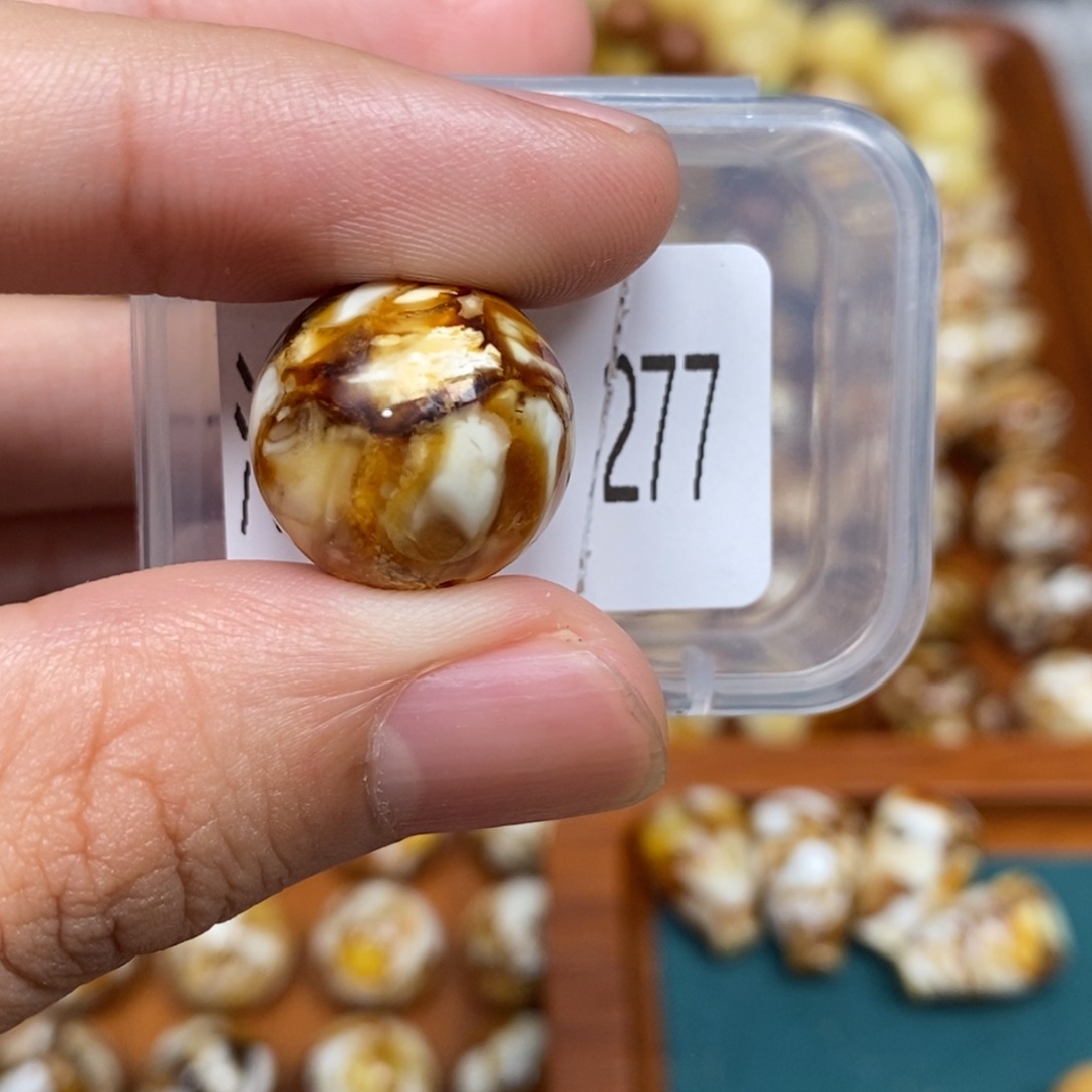 猴头核桃把件沁色圆珠老型277