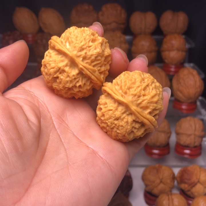 文玩核桃吊坠9珊瑚绣球