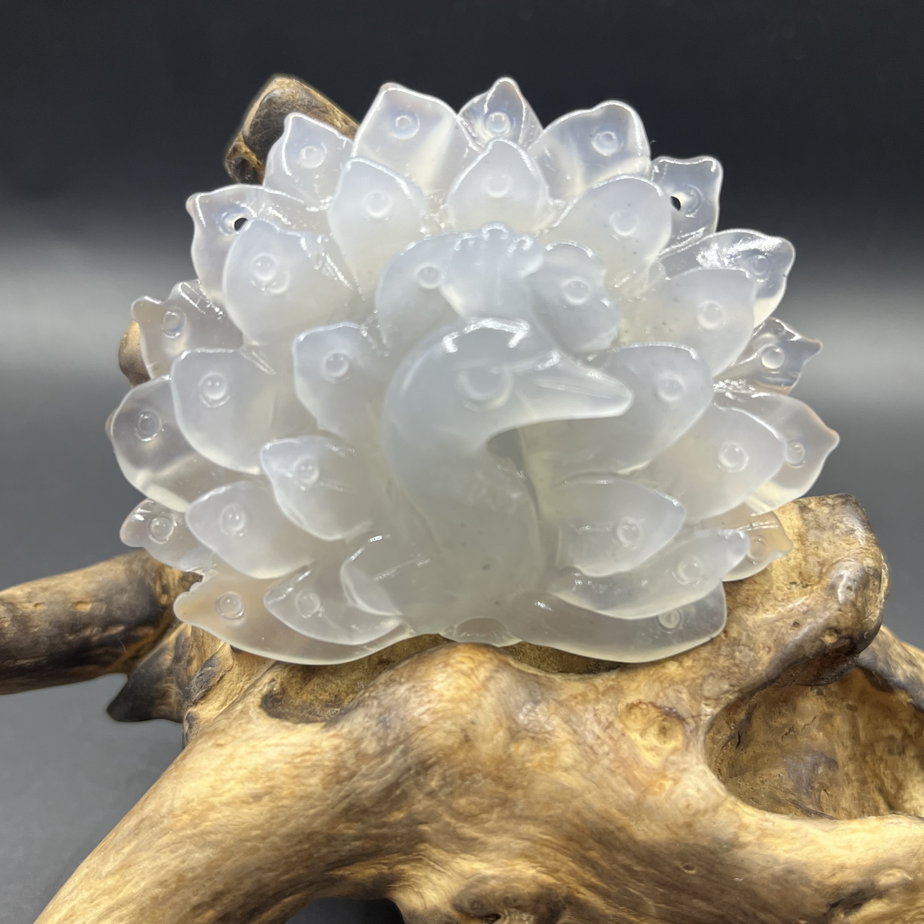 纯天然岫玉孔雀开屏吊坠