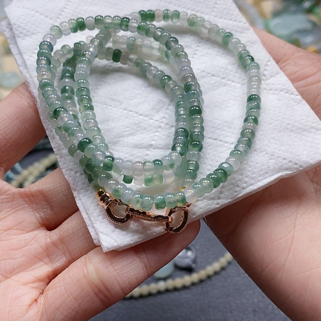 翡翠颈饰未镶嵌微****～闪